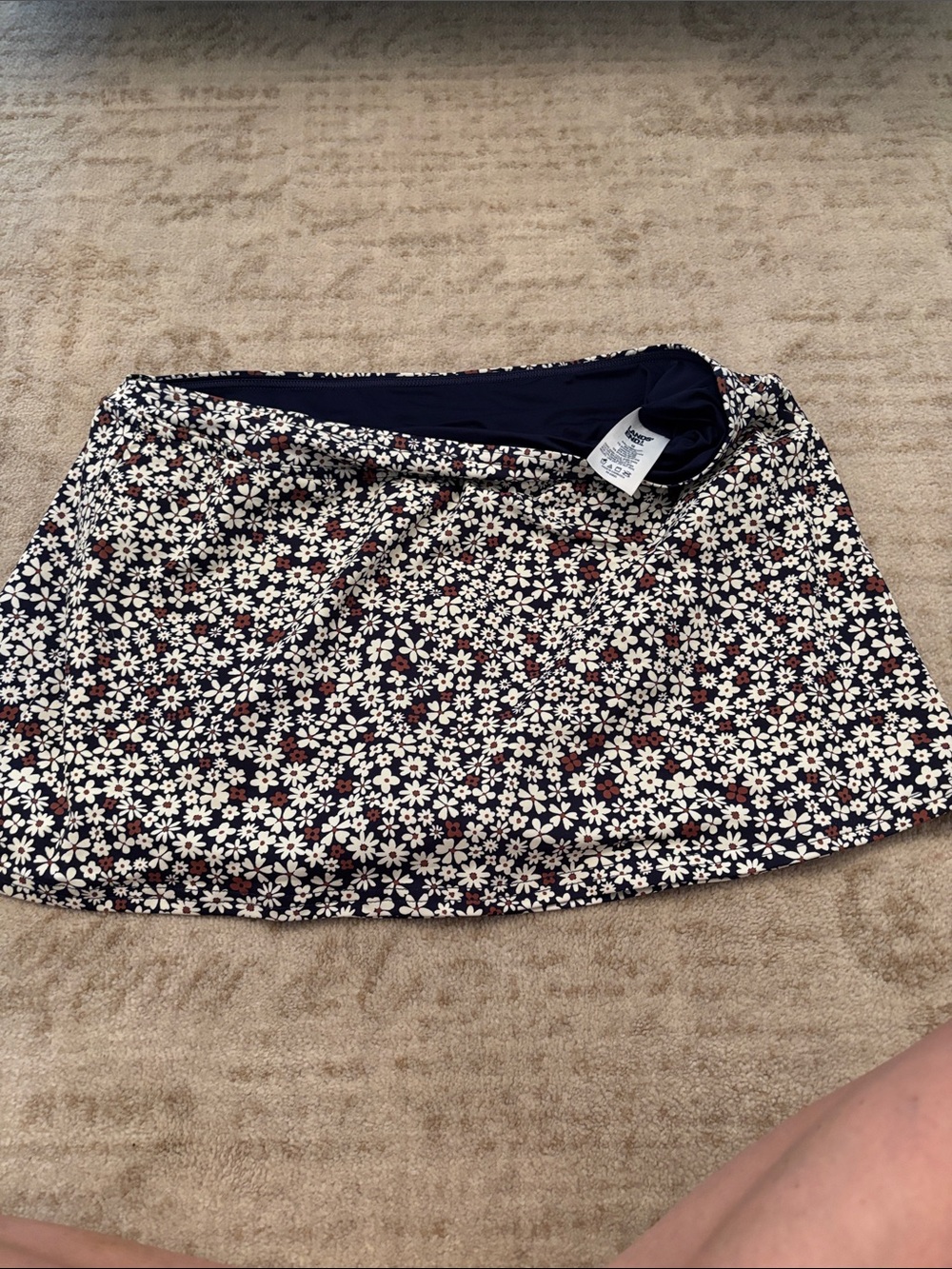 Lands' End Navy Daisy Swim Sarong with White and Red Flowers